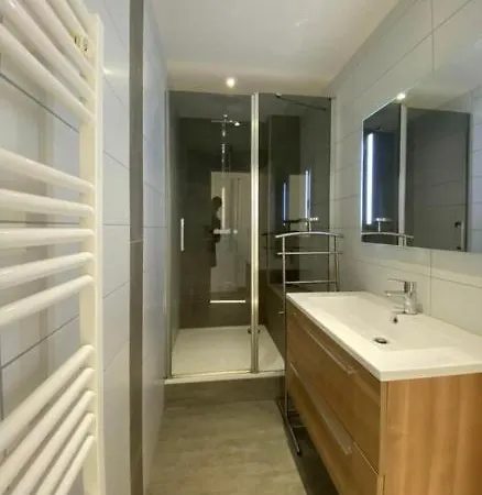 Contemporain Le Vendome A 90m De La 아파트 르그로뒤후아