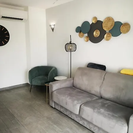 Apartment Contemporain Le Vendome A 90m De La Le Grau-du-Roi