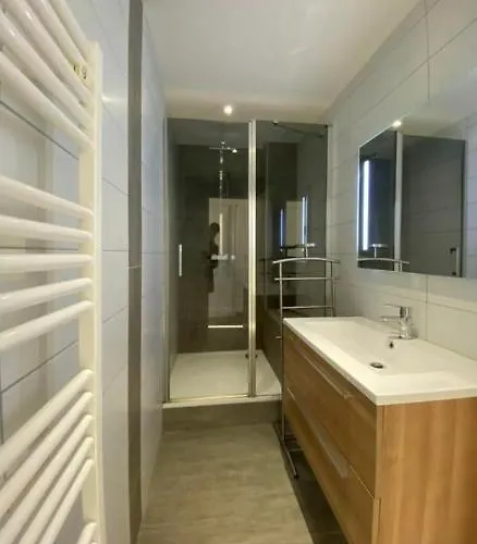 Contemporain Le Vendome A 90m De La 아파트 르그로뒤후아